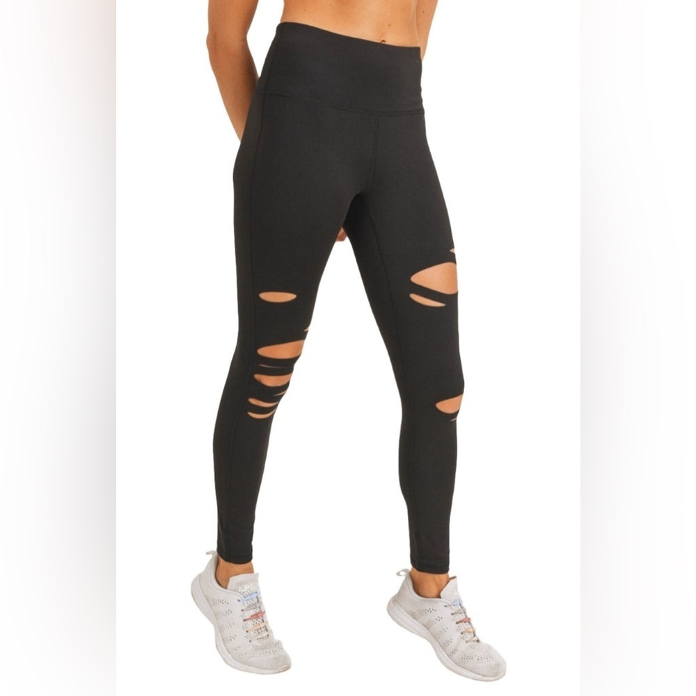 Mono B Black Cutout Active Leggings
Size: 1XL NWT - Picture 5 of 9